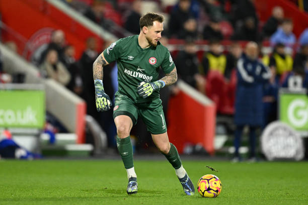 21／22賽季歐冠小組賽第2輪巴黎聖日耳曼2-0曼城 梅西世界波破門打進加盟巴黎首球.